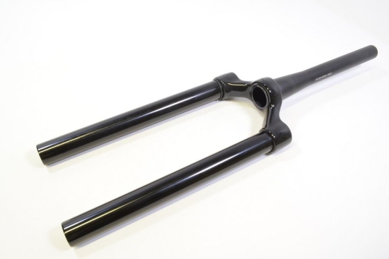 Detalė Fox Service Set: 2017 32 26in 130-150. 27.5in 110-140. and 29in 110-130. Black Ano.Shiny Black. 1.5T. Std OS CSU Assy (820-11-919-KIT)